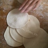 香飘十里的茄子肉包做法图解2)