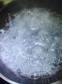 珍馐美味的皮蛋瘦肉粥做法图解1)