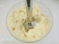 酸甜的香蕉酸奶冰激凌的做法图解三