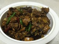 美味的红烧土鸡