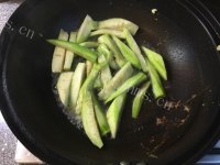 家常菜丝瓜炒蛋做法图解4)