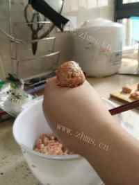 回味无穷的炸猪肉丸子做法图解5)