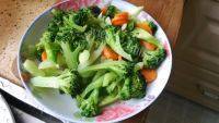 色味俱全的蒜泥西兰花