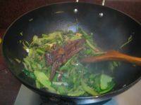 口感不错的豆豉鲮鱼炒油麦菜