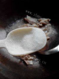 家常菜莴笋炒肉做法图解7)