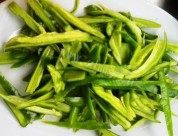 家常菜青椒洋葱回锅肉做法图解1)