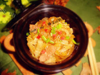 美味的猪肉酸菜炖粉条