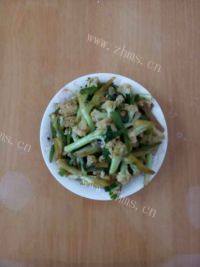 家常菜青椒炒菜花