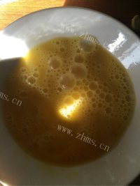 美味的菠菜鸡蛋酱做法图解3)