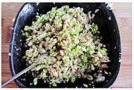 美味的翡翠白菜蒸饺做法图解10)