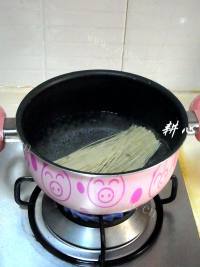 筋道鲜嫩带子拉面#新鲜从这里做法图解5)