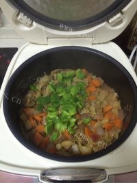诱人的羊肉手抓饭做法图解5)