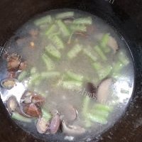 营养的丝瓜花甲蘑菇汤的做法图解九
