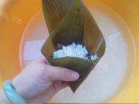 美味的蓝莓清水粽做法图解3)