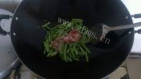 自制蒜香豆角做法图解4)