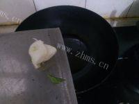 家常菜芹菜炒虾仁做法图解5)