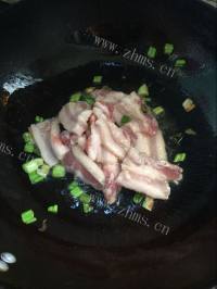 热腾腾的猪肉白菜炖粉条做法图解4)