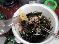 家常菜金针菇拌海带丝做法图解9)