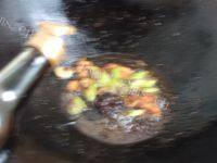 自制土豆焖排骨做法图解4)