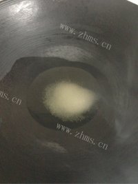 美味的红烧猪尾做法图解6)