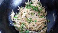 家常菜青椒土豆