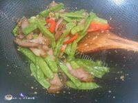 简单版荷兰豆炒腊肉做法图解10)