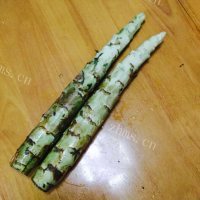 家常菜肉片炒莴笋做法图解1)