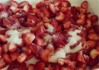 好吃的自制草莓酱的做法图解二