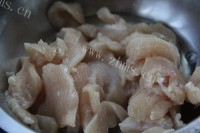 美味的番茄鸡片做法图解3)