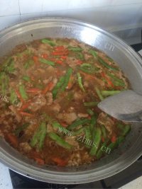 色味俱佳的豆角焖饭做法图解8)
