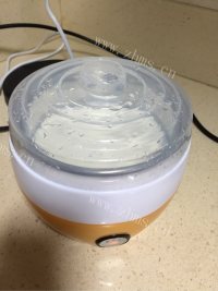 香甜可口的自制酸奶做法图解3)
