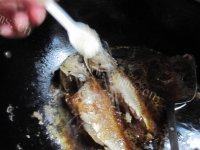 色味俱佳的红烧黄鱼做法图解9)