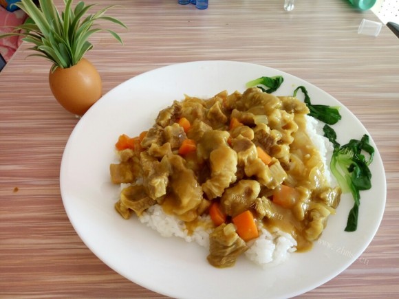 质嫩爽口的牛肉咖喱饭
