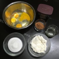 清爽可口的黑森林蛋糕做法图解2)
