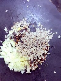 芳香四溢的老北京炸酱面做法图解8)