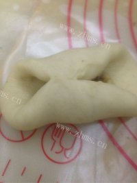 超软的汤种法柔软餐包做法图解11)