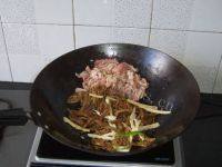 简易笋丝炒肉丝做法图解7)