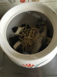 美味的砂锅鲫鱼炖豆腐做法图解9)