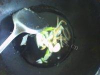秀色可餐的鸡蛋炒粉条做法图解8)