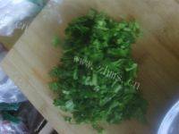 很有食欲的芹菜饼做法图解3)