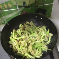 健康的剁椒有机花菜炒羊肉做法图解5)