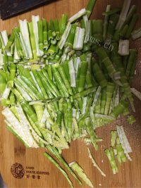 美味的凉拌雷笋做法图解3)