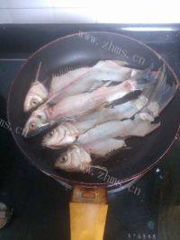 美味的鱼丸豆腐汤做法图解2)
