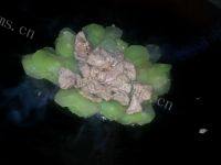 家常菜莴笋炒瘦肉做法图解6)