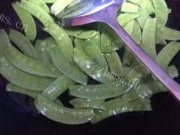 好吃的蒜蓉荷兰豆做法图解2)