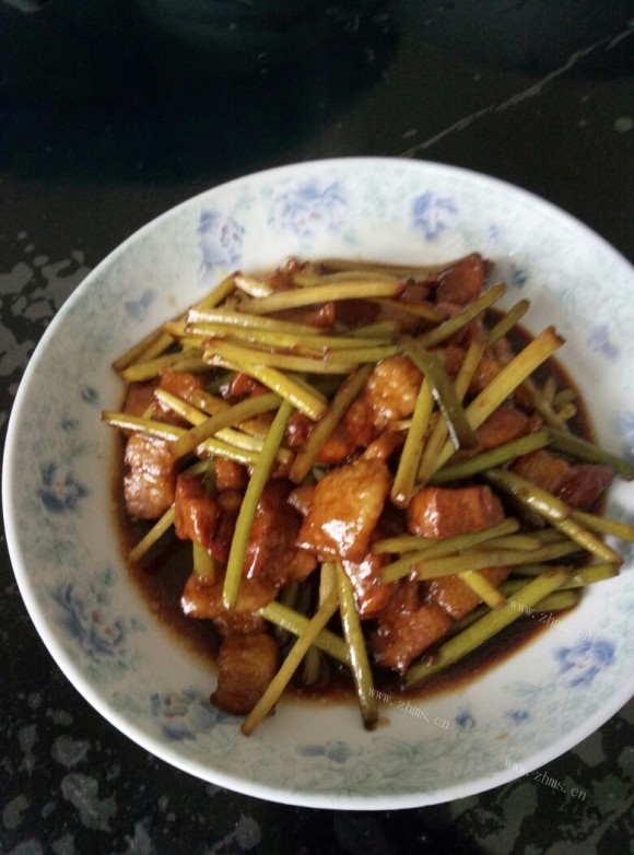 诱人的蒜苔炒肉