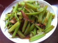 易做的芹菜炒肉