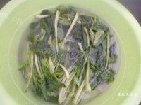 家常菜凉拌菠菜粉丝做法图解2)
