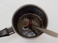 美味的可可玫瑰蛋糕卷做法图解13)