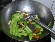 五味俱全的青椒炒豆干
